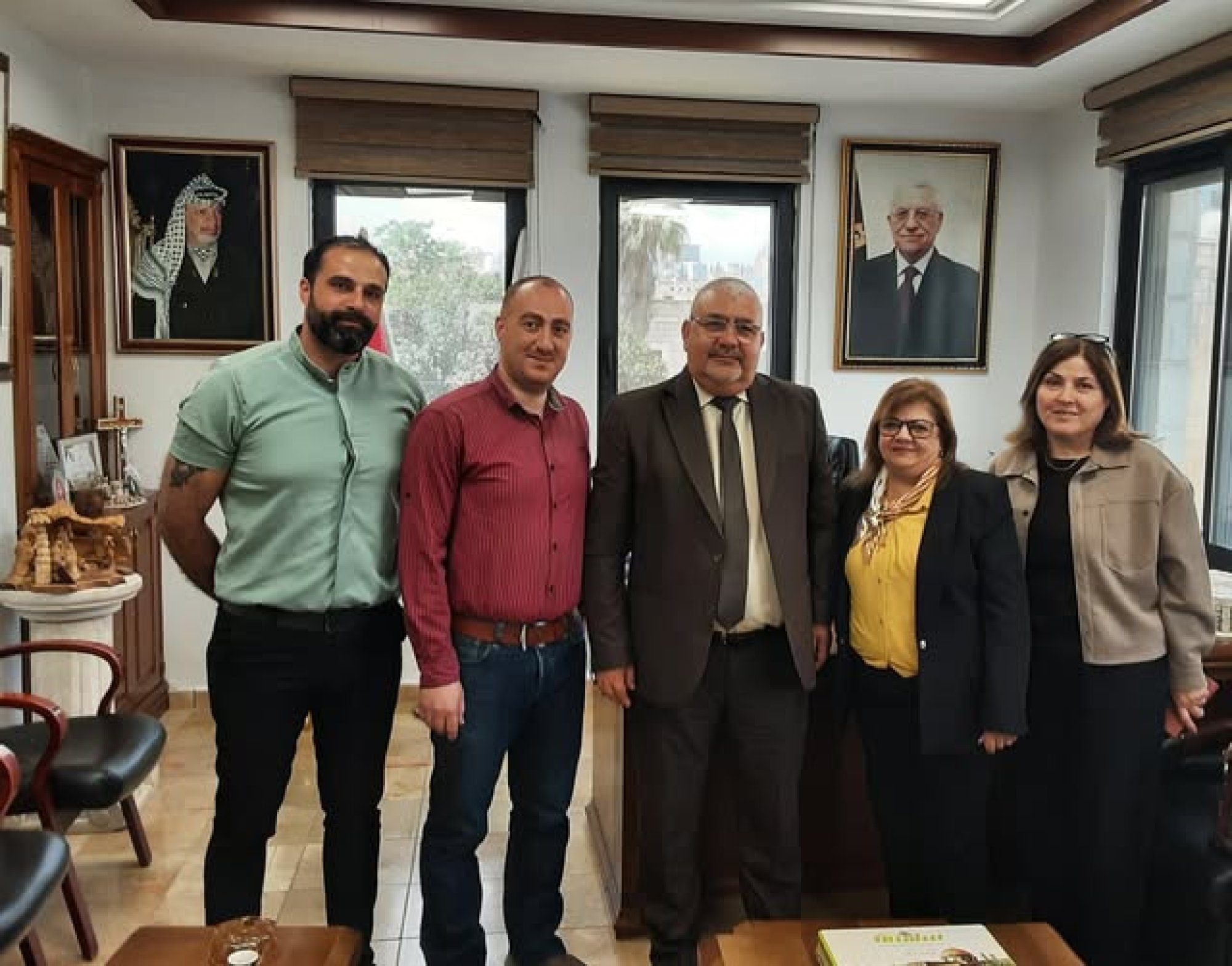 استقبل رئيس بلدية بيت جالا السيد فلاديمير خاروفة وفداً من المدرسة الأمريكية، وذلك لتقديم التهاني بمناسبة توليه رئاسة بلدية بيت جالا. 