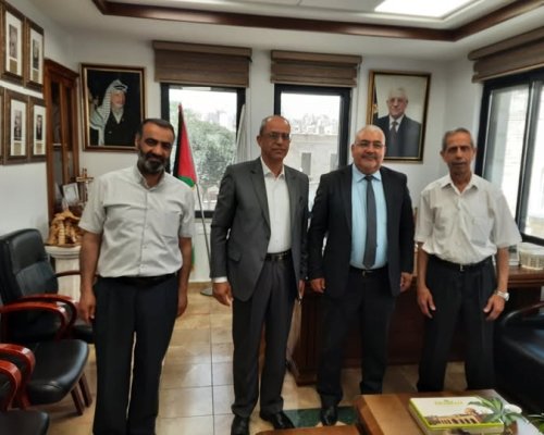 استقبل رئيس بلدية بيت جالا السيد فلاديمير خاروفة وفداً من شركة بيت جالا لصناعة الأدوية